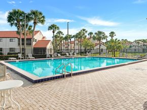 3 Vía De Casas Sur 102, Boynton Beach FL 33426
