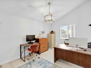 3 Vía De Casas Sur 102, Boynton Beach FL 33426