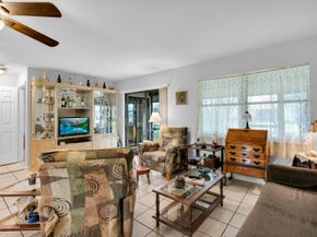 3 Vía De Casas Sur 102, Boynton Beach FL 33426