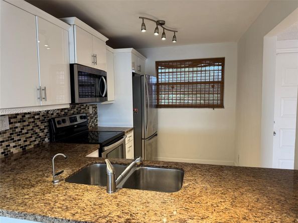 1831 Sabal Palm Drive 403, Davie FL 33324