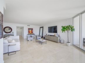 21050 Point Place 702, Aventura FL 33180