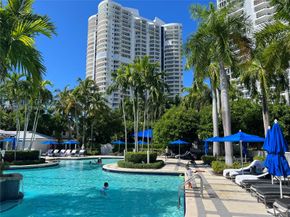 21050 Point Place 702, Aventura FL 33180