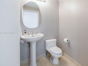 21050 Point Place 702, Aventura FL 33180