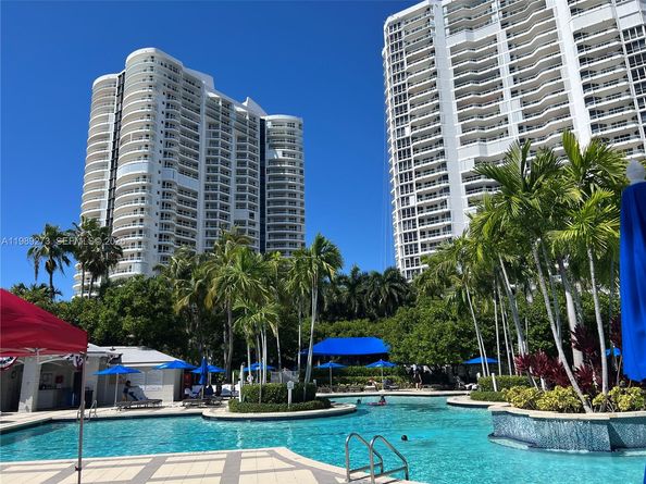 21050 Point Place 702, Aventura FL 33180