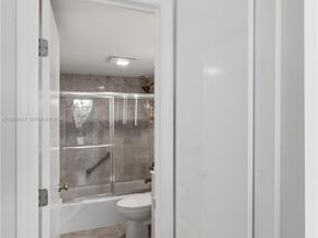 340 Sunset Drive 407, Fort Lauderdale FL 33301