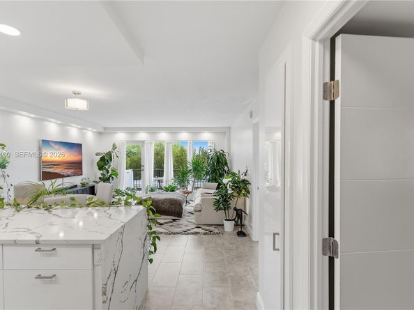 340 Sunset Drive 407, Fort Lauderdale FL 33301