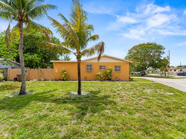 610 SW 10th Court, Deerfield Beach FL 33441