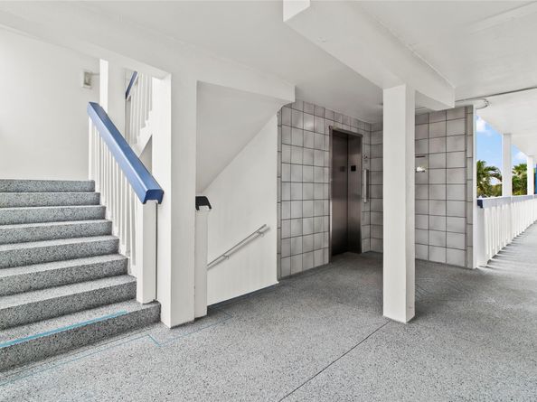 2106 Newport U 2106, Deerfield Beach FL 33442