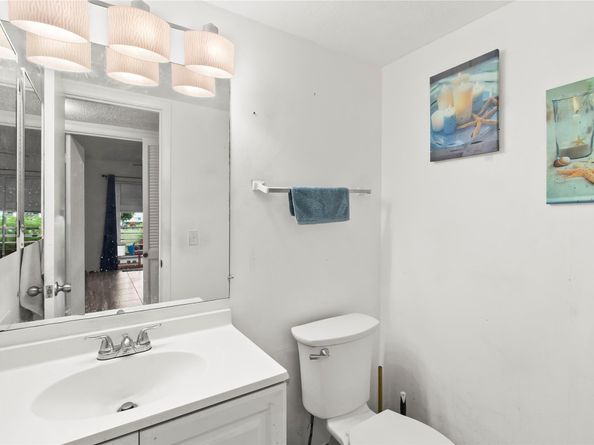 2106 Newport U 2106, Deerfield Beach FL 33442