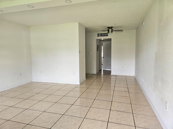 70 NE 202 Te T12, Miami Gardens FL 33179