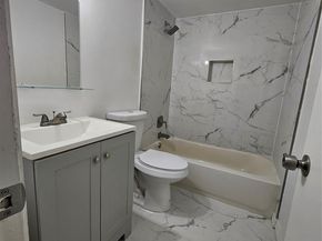70 NE 202 Te T12, Miami Gardens FL 33179