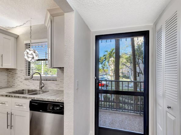 4700 Lucerne Lakes Boulevard 206, Lake Worth FL 33467