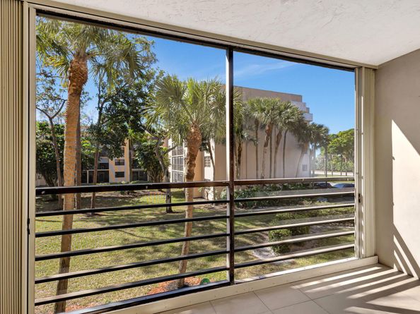 4700 Lucerne Lakes Boulevard 206, Lake Worth FL 33467