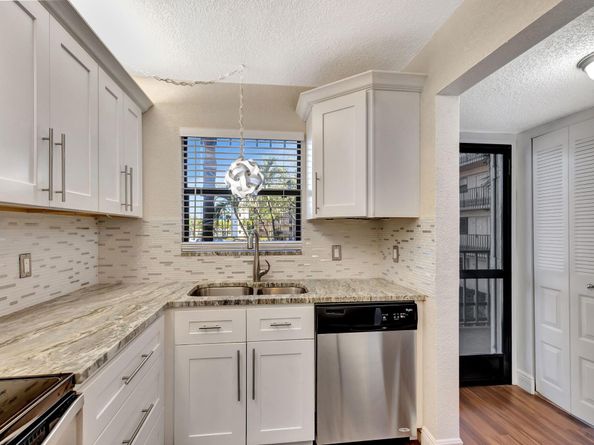 4700 Lucerne Lakes Boulevard 206, Lake Worth FL 33467