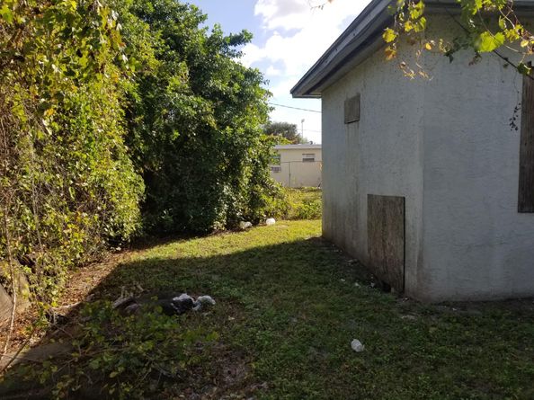 2605 NW 13th Ct, Fort Lauderdale FL 33311