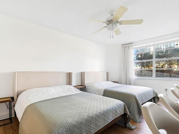 1985 S Ocean Drive Lp, Hallandale Beach FL 33009