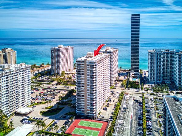 1985 S Ocean Drive Lp, Hallandale Beach FL 33009