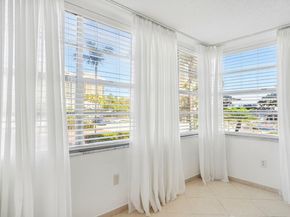 1985 S Ocean Drive Lp, Hallandale Beach FL 33009