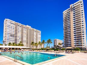 1985 S Ocean Drive Lp, Hallandale Beach FL 33009