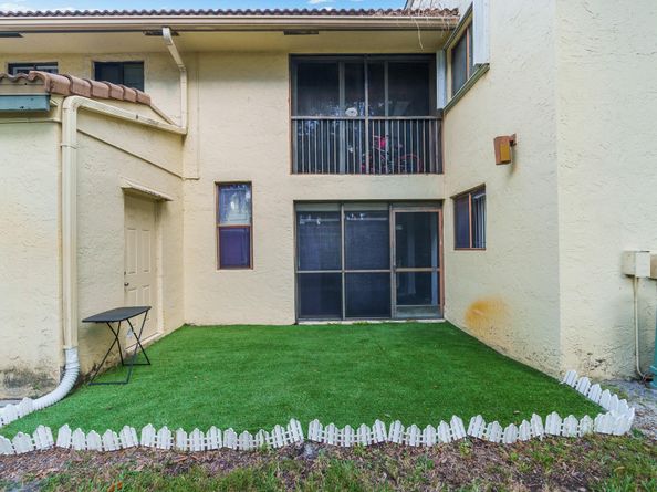 9592 SW 1st Ct 13F, Coral Springs FL 33071
