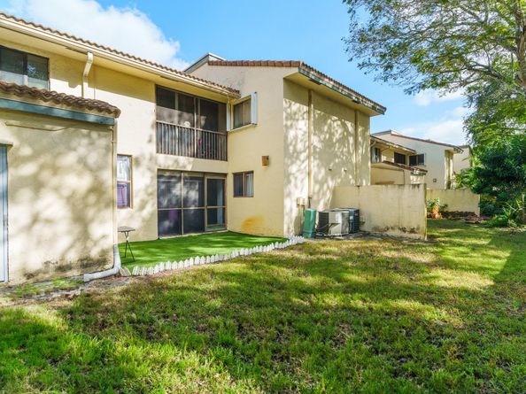 9592 SW 1st Ct 13F, Coral Springs FL 33071
