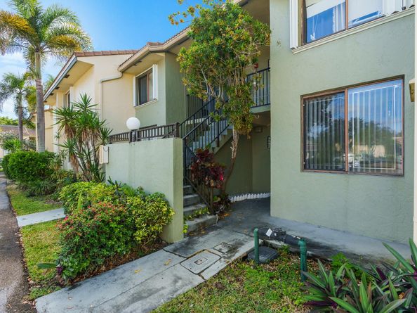 9592 SW 1st Ct 13F, Coral Springs FL 33071