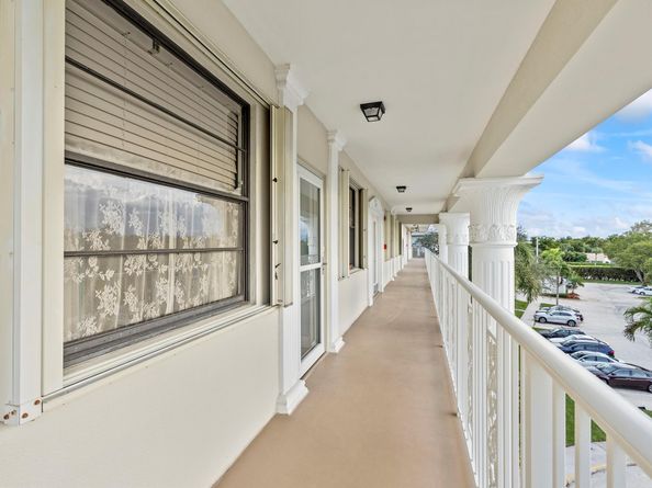 6073 Balboa Circle Circle 403, Boca Raton FL 33433