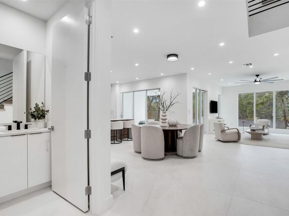 1133 NE 18 Court 1133, Fort Lauderdale FL 33305