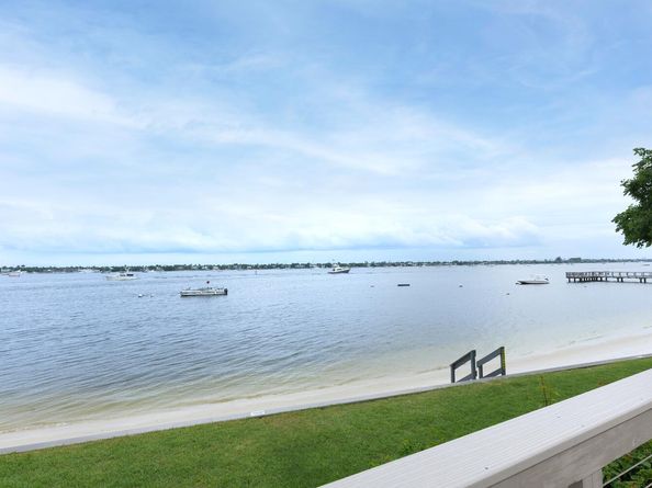 5600 N Flagler Drive 209, West Palm Beach FL 33407
