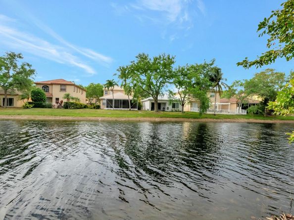 4940 Pelican Manor, Coconut Creek FL 33073