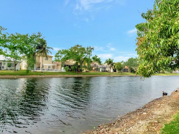 4940 Pelican Manor, Coconut Creek FL 33073