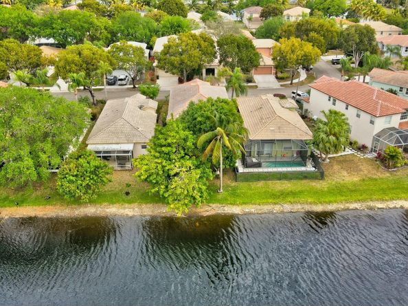 4940 Pelican Manor, Coconut Creek FL 33073