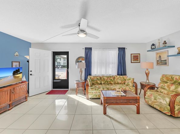 105 Oxford 100 105, West Palm Beach FL 33417