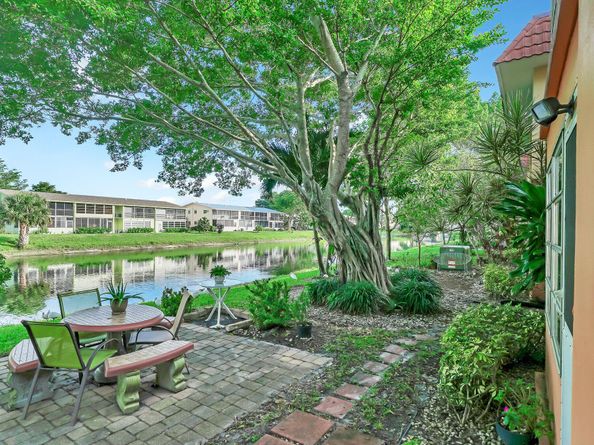 105 Oxford 100 105, West Palm Beach FL 33417
