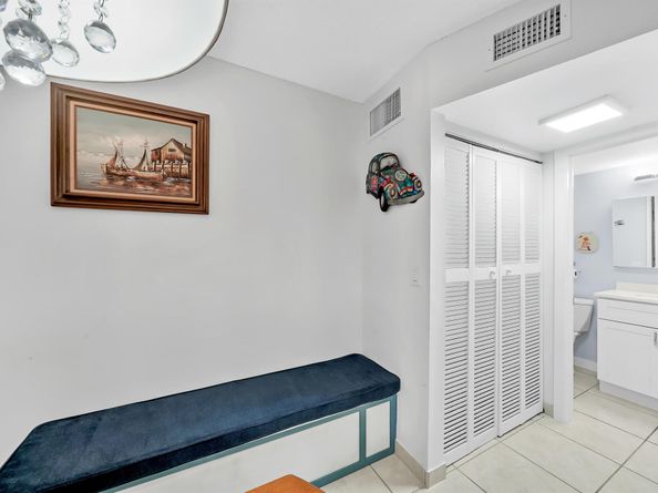 105 Oxford 100 105, West Palm Beach FL 33417