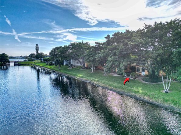 105 Oxford 100 105, West Palm Beach FL 33417