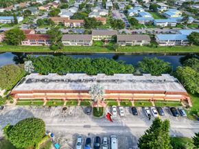 105 Oxford 100 105, West Palm Beach FL 33417