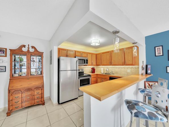 105 Oxford 100 105, West Palm Beach FL 33417