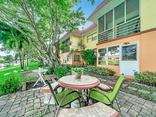 105 Oxford 100 105, West Palm Beach FL 33417