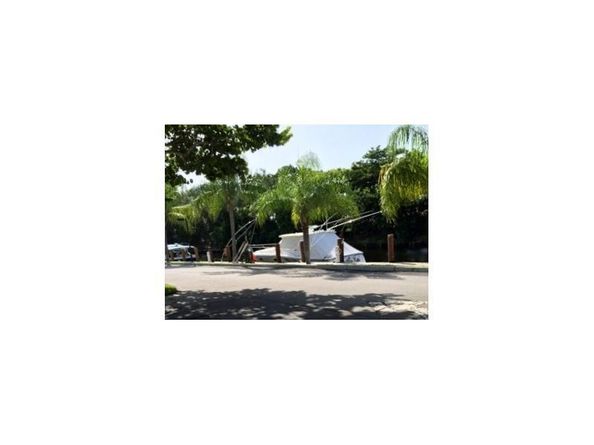 6345 Bay Club Dr 1, Fort Lauderdale FL 33308