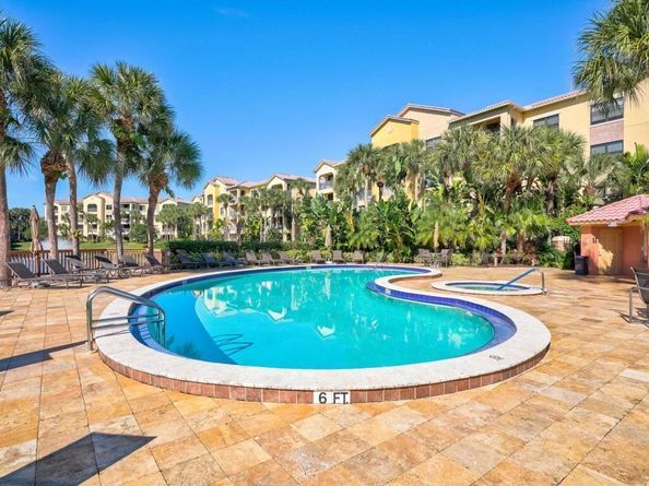 300 Uno Lago Drive 101, Juno Beach FL 33408