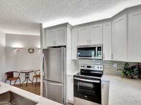 300 Uno Lago Drive 101, Juno Beach FL 33408