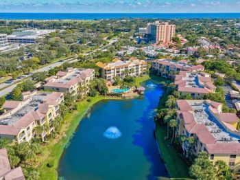 300 Uno Lago Drive