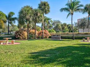 300 Uno Lago Drive 101, Juno Beach FL 33408