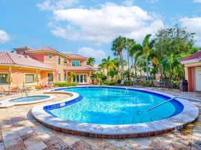 300 Uno Lago Drive 101, Juno Beach FL 33408