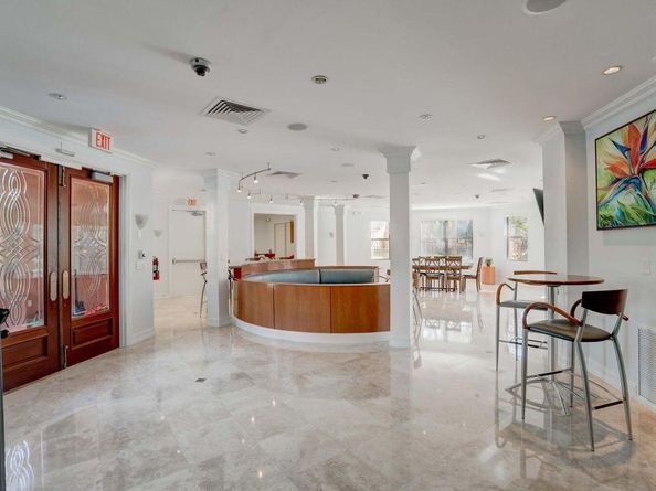 300 Uno Lago Drive 101, Juno Beach FL 33408