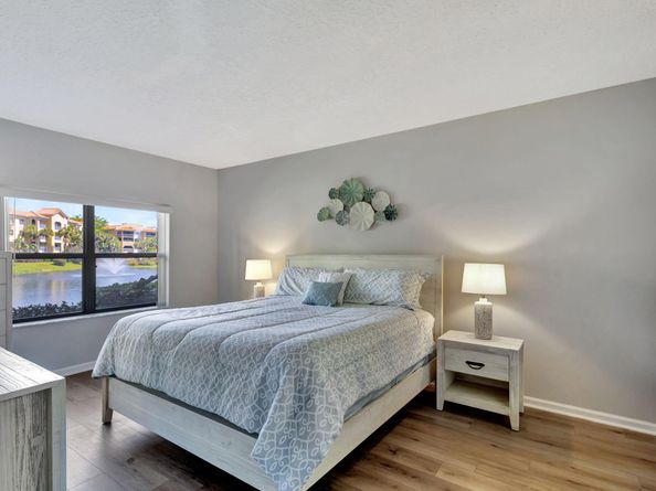 300 Uno Lago Drive 101, Juno Beach FL 33408
