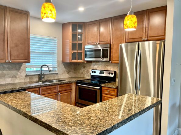 809 W Oakland Park Blvd J12, Oakland Park FL 33311