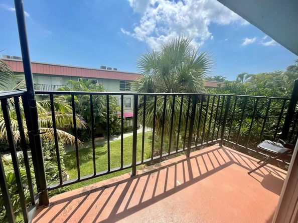 809 W Oakland Park Blvd J12, Oakland Park FL 33311