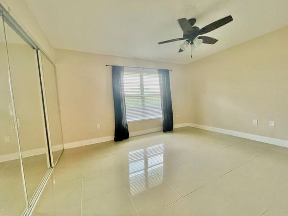 809 W Oakland Park Blvd J12, Oakland Park FL 33311